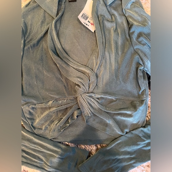 Forever 21 long sleeve sheer blouse. Size Medium. New with tags. - Picture 3 of 5